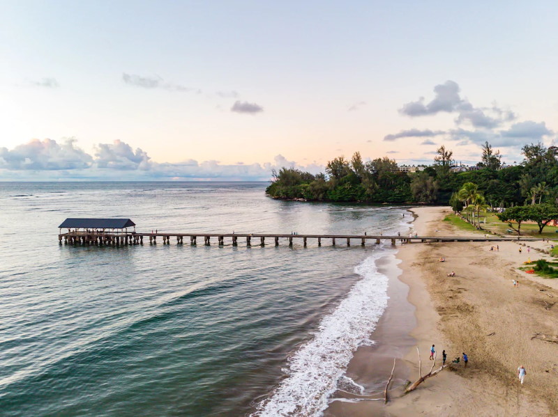 Steps to historic Hanalei pier